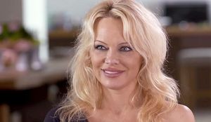 PAMELA ANDERSON ZA NOVOSTI: "Svoju popularnost koristim da bih pomogla prijateljima s progresivnim idejama"