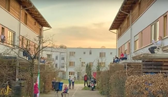 VIDEO: Nijemci s krovova pjevaju „Bella ciao“ u znak solidarnosti s Talijanima
