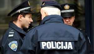 FACEBOOK RATNICI I GOVOR MRŽNJE: Zbog poziva na linč napadnute novinarke u splitskoj crkvi reagirala i policija