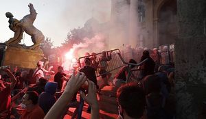 IGRA U KOJOJ GRAĐANI UVEK GUBE: Kako vlast preuzima spontani narodni protest?