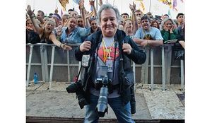 SVJETSKI POZNATI FOTOGRAF – BRIAN RAŠIĆ: „Životni put odveo me da radim za Rolling Stonese“