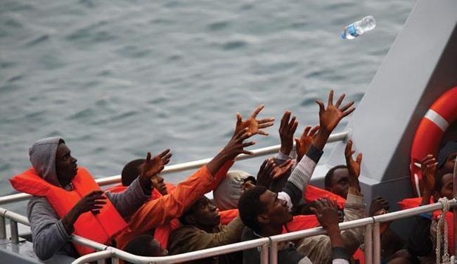 NAJVEĆA TRAGEDIJA NA MEDITERANU DO SADA: Prevrnuo se brod sa 700 libijskih emigranata, dosad spašeno 50 ljudi!