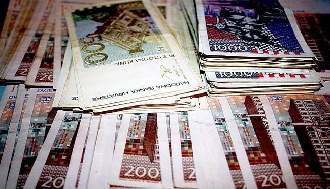 DOBAR POSAO U HRVATSKOJ: Tri vodeće banke u 10 godina svojim šefovima isplatile 630 milijuna kuna