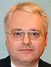 IVICA ĐIKIĆ: Ivo Josipović pod okriljem moći