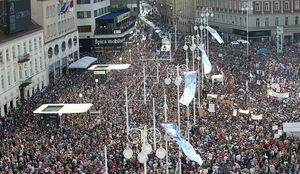 NA KRCATOM TRGU (FOTO): „Vrijeme je da djeca konačno uče kako da misle, a ne što da misle“