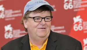 MICHAEL MOORE: Pet razloga zašto će Donald Trump pobijediti Hillary Clinton