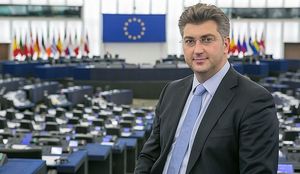 PLENKOVIĆ KAO HRVATSKI ALEKSANDAR VUČIĆ: Ekstremna desnica na rezervnim položajima