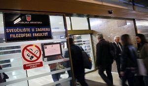 NEČASTIVI NA FAKULTETIMA II: Egzibicionist na Filozofskom
