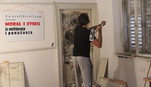 „ZAZIDANI“ UMJETNICI U SPLITSKOJ GRADSKOJ JEZGRI (VIDEO): „Zbog svog hotela nogometaš nam je oteo prostor“