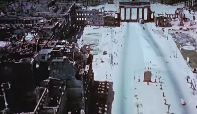 BERLIN, LJETO 1945. GODINE, U BOJI: Pogledajte rijetke snimke sablasnog grada 