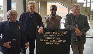 „VRSNI ZNANSTVENIK“ U DOBROM DRUŠTVU: Toplo nasmiješeni Roman Leljak uz poglavnika Antu Pavelića 