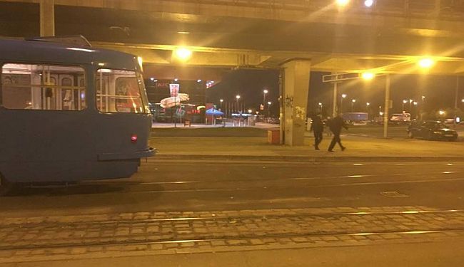 ZAGREB VEČERAS: Salutirao i vikao „Sieg Heil“ u tramvaju pa putnike napao suzavcem