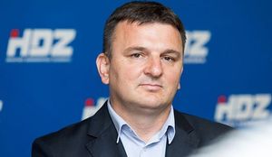 SVIJET PO HDZ-U: Pozvali ste srpskog književnika u goste? Baš u studenom? Sramota i provokacija!