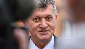 OTVORENO PISMO: „Ministre, mislite li išta pitati građane?“