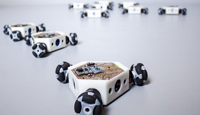 USKORO KOD NAS: Roj od 100 robota koji reagiraju na ljudske emocije i ostala "čuda" Device_art festivala