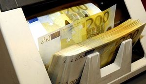 ŠUTNJA U NEČIJEM INTERESU: Zašto dvije najveće hrvatske banke od javnosti kriju veliku odštetu?