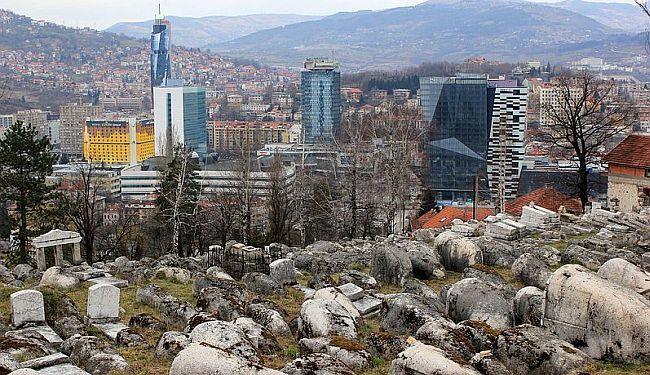 OD "OSTALIH" SAD SMO POSTALI NESTALI: O čemu svedoči devastirano Jevrejsko groblje u Sarajevu?