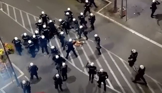 FRAGMENTI IZ DNEVNIKA - LÁSZLÓ VÉGEL: Napadnuta država?
