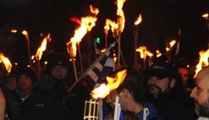 NIŠTA NIJE GOTOVO: Tisuće neonacista demonstrirale s bakljama po Ateni