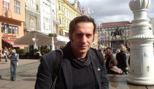 XHABIR DERALLA: Preko 70 posto mladih želi napustiti zemlju jer je za njih prokleta