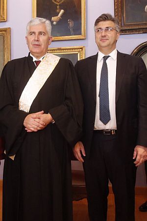 ČOVIĆU DODIJELJEN POČASNI DOKTORAT: „Premijeru, dali ste dodatni legitimitet lošoj odluci Sveučilišta“