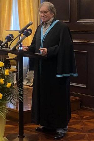 POČASNI DOKTORAT IGORU MANDIĆU: „Nikada nije podilazio, niti kalkulirao, nego je, naprotiv, namjerno provocirao“