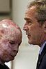 FOTO: Bush suosjećao s ljudima kojima je uništio živote