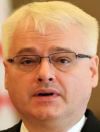I FANOVI PROTIV JOSIPOVIĆA: Predsjednika zbog ACTA-e napali prijatelji na facebooku!