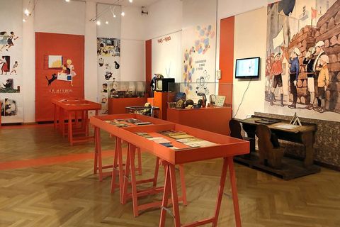 Postav izložbe "Stoljeće djeteta 1945-1990" u Hrvatskom školskom muzeju iz 2019. godine