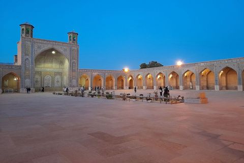Širaz, Vakil džamija, unutarnje dvorište