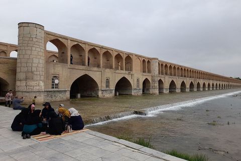 Isfahan, most Hadžu danju
