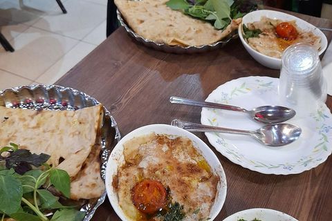  Tradicionalni isfahanski ručak