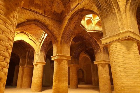 Saborna džamija u Isfahanu iz 9. stoljeća