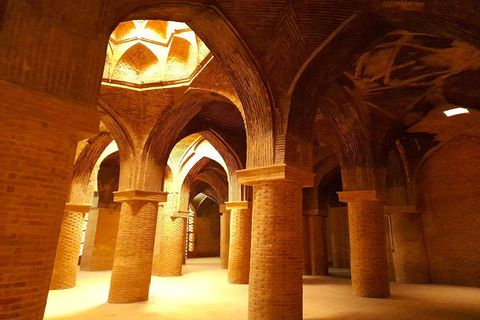 Saborna džamija u Isfahanu iz 9. stoljeća